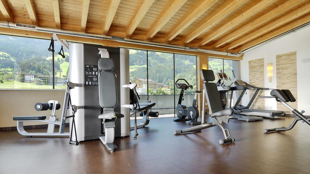 Alpina Zillertal . Family Lifestyle Kinderhotel Fügen Esterno foto
